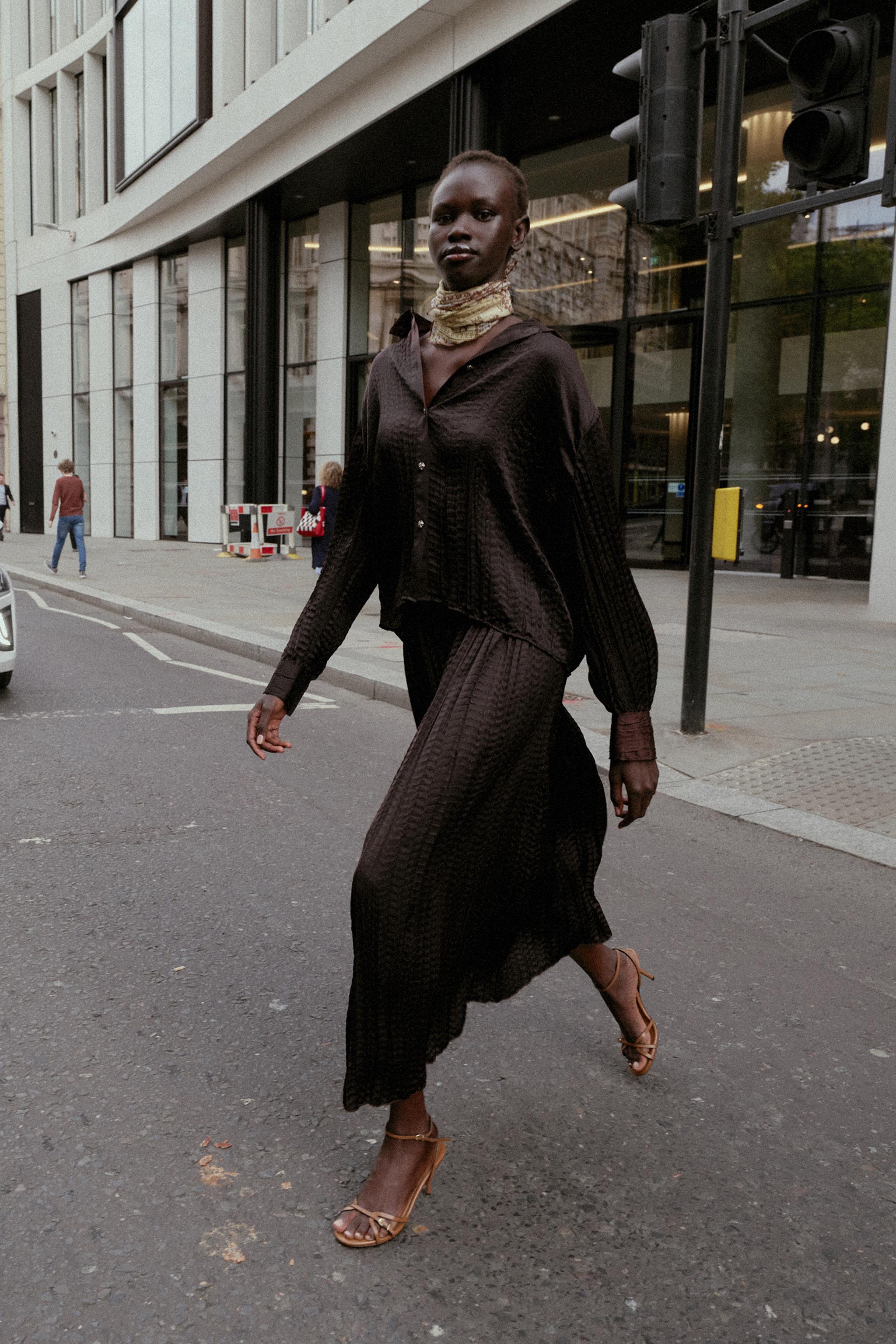 CHEMISE OVERSIZE SATINÉE À EFFET FROISSÉ